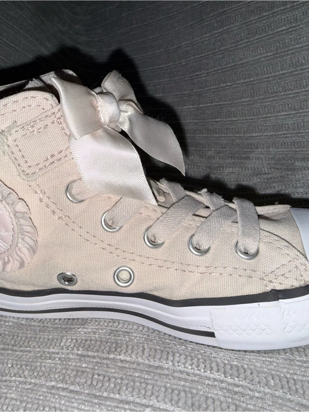 Converse High-Top Sneakers with Satin Bow - Light Pink